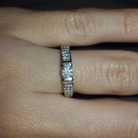 Pongamos todas nuestro anillo de compromiso - 1