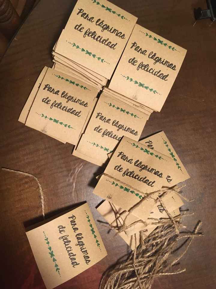 Nuestras lágrimas  de felicidad  y conos en papel kraft - 1