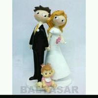 Figura novios con niña - 1
