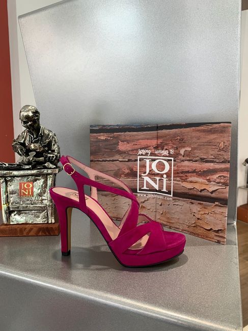 ¿De qué color son vuestros zapatos de novia? 3