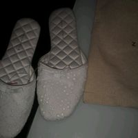 Y tu, que zapatillas te pondrás con la bata? - 1