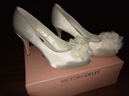 Alguien se ha comprado los zapatos baratitos - 1
