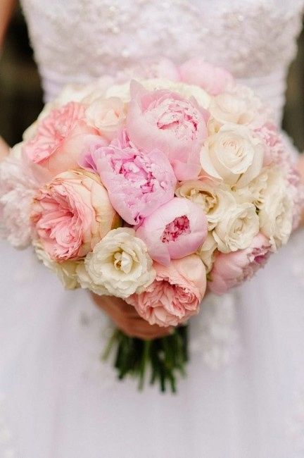 ramo rosas y peonías