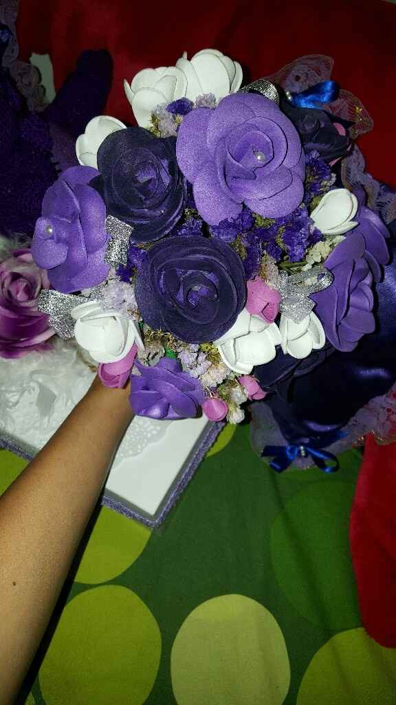 Proceso de ramo flores goma eva para regalar - 1