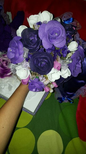 Proceso de ramo flores goma eva para regalar - 1