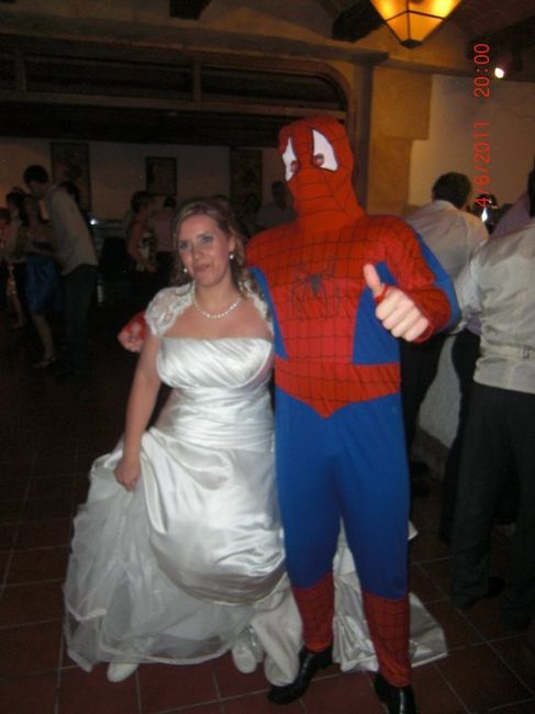 novia con super heroe jijijiji