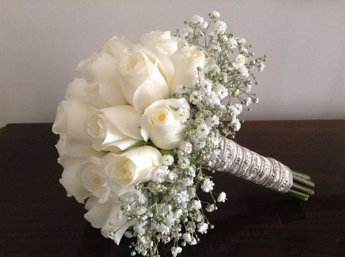 Bouquet de rosas blancas, una de las opciones que ofrecen para verano