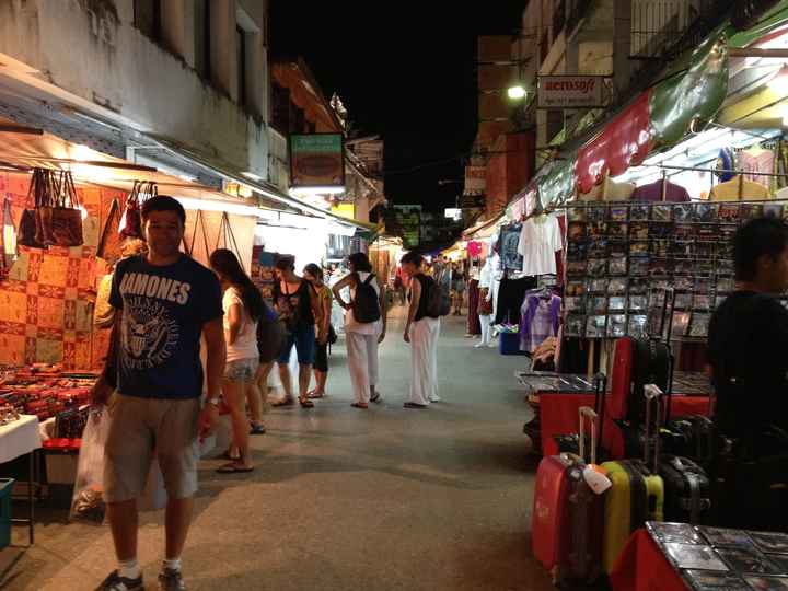 En el mercadillo nocturno de Chiang Rai