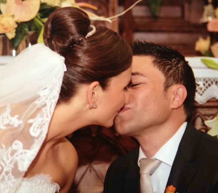 El beso oficial en la capilla