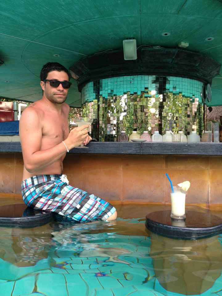 En la piscina del Mövenpick Resort 