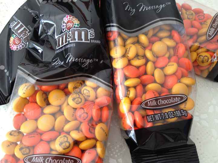 M&M's personalizados en tonos naranjas