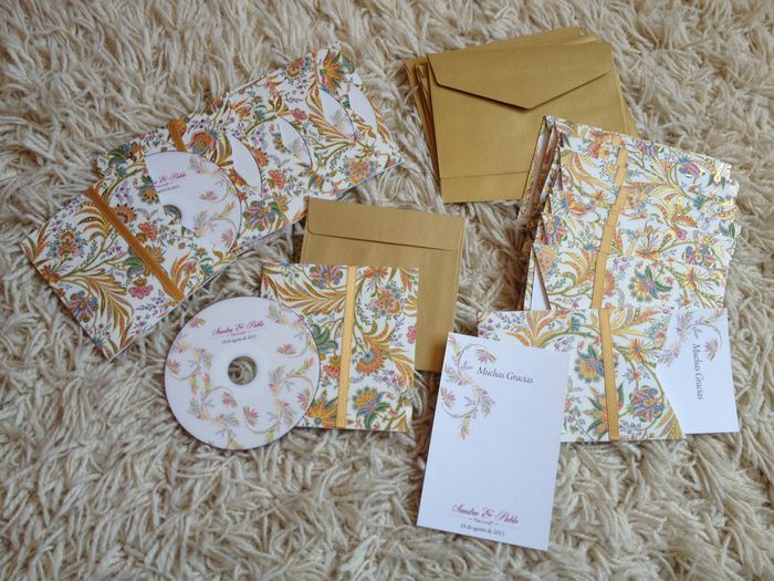 Tarjetas de agradecimiento y DVD's de recuerdo
