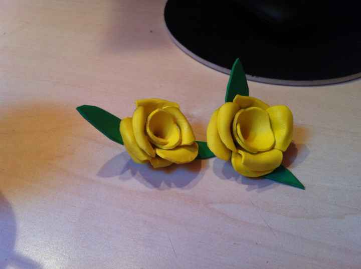 Broches rosas goma eva