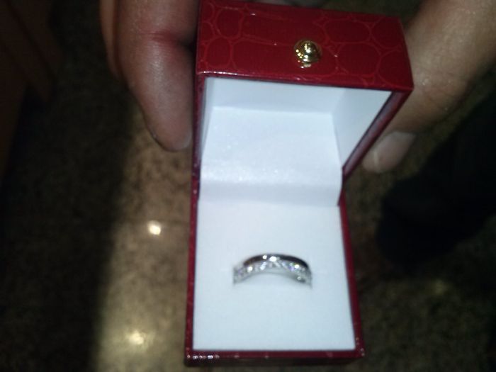 Nuestros anillos de compromiso... - 1