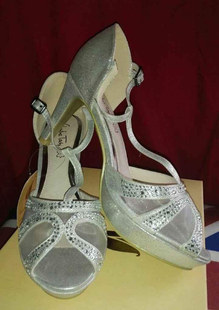 Zapatos color plata valentina tachi - 1