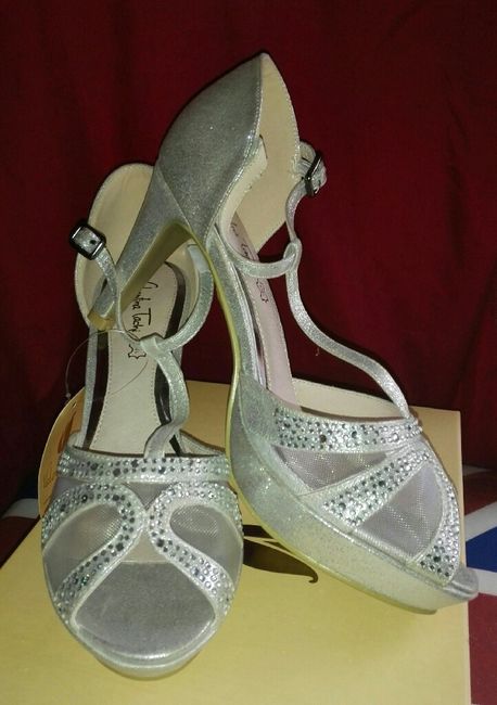 Zapatos color plata valentina tachi - 1