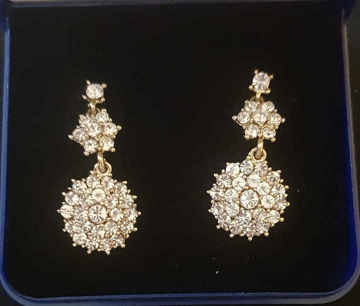 Mis pendientes y mi tocado - 1