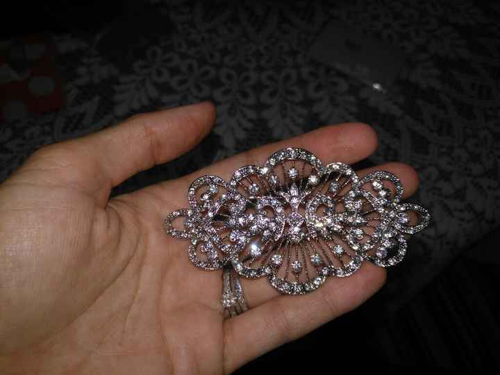 Mi broche para la cola y cajita portaalianzas - 1