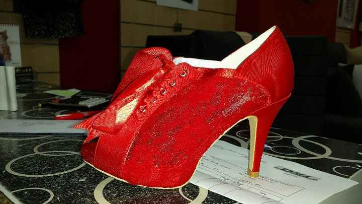 Zapatos rojos y comodos - 1