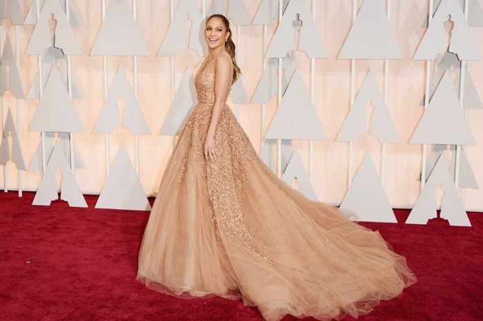 Trajes de novia en los oscar 2015 - 14
