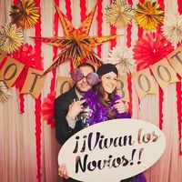Vivan los novios!