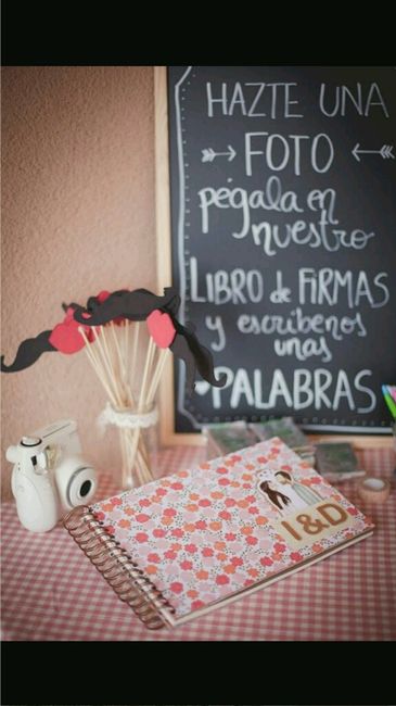 Decoración mesa libro firmas - 2