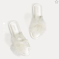 Bata y zapatillas - 1