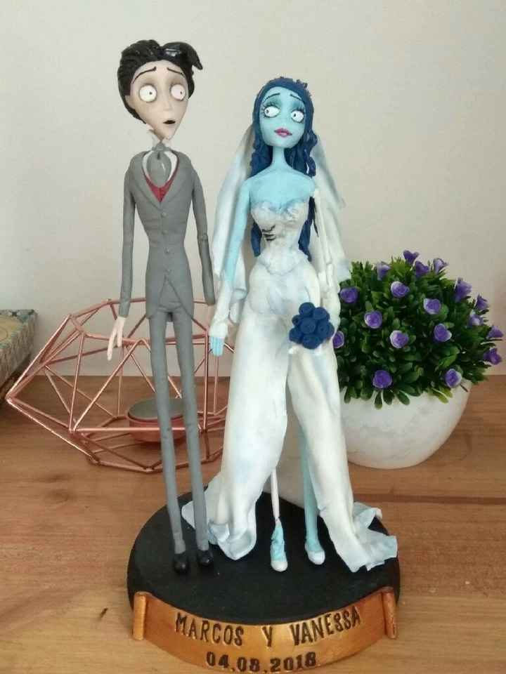 Enamorada de mi figura de Victor y Emily!! 😍 - 1