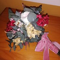 Lazo de terciopelo alrededor del ramo - 1