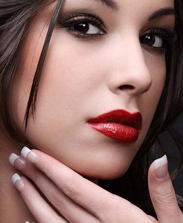 Inspiración maquillaje para labios rojos - 9