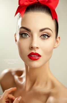 Inspiración maquillaje para labios rojos - 12
