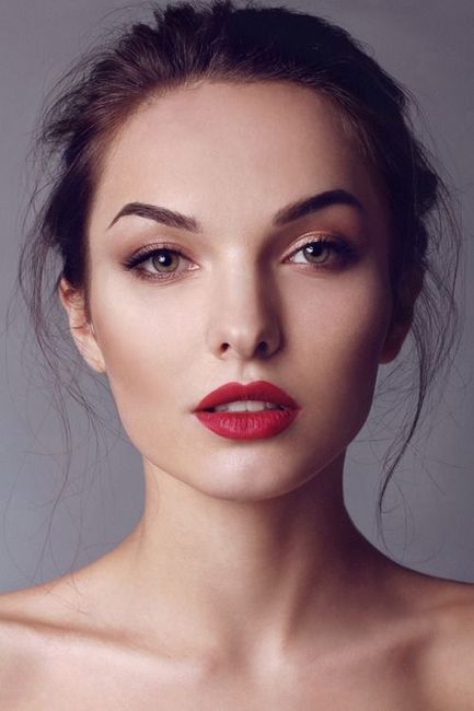 Inspiración maquillaje para labios rojos - 13