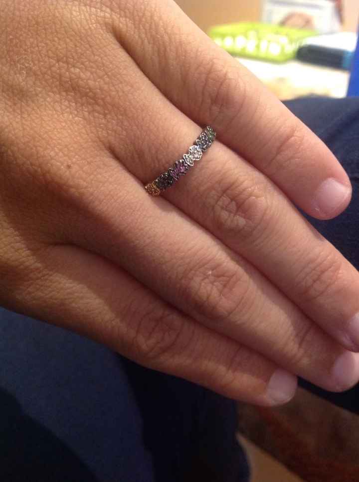 Pongamos todas nuestro anillo de compromiso - 1