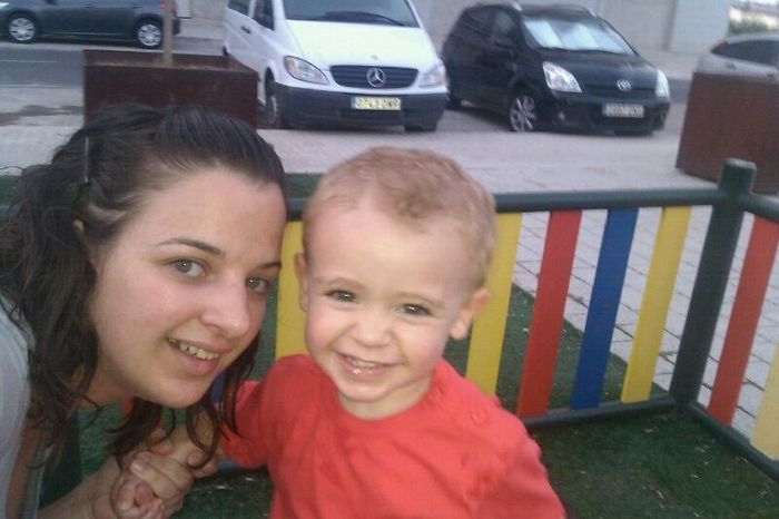 con mami en el parque