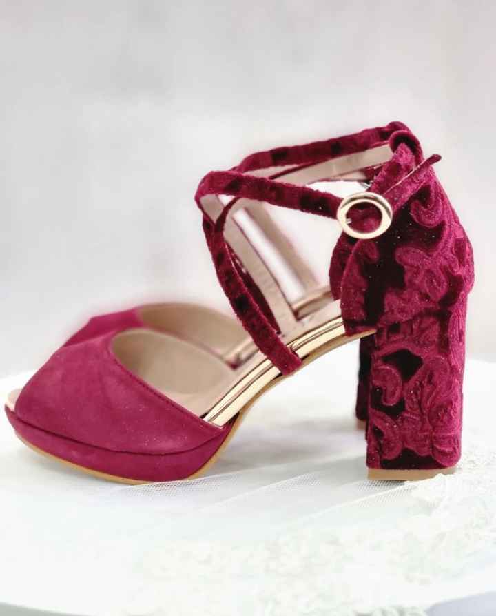 ¡Sí quiero unas sandalias rojas para mi look nupcial! ❤️ - 1