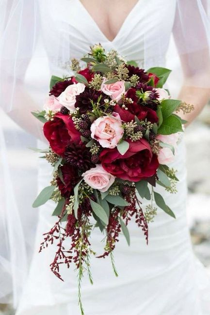 ¿Qué flores no pueden faltar en tu ramo de novia? 💐 3