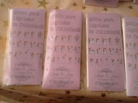 Nuestros pañuelos. Sólo para lágrimas de felicidad!!!