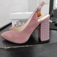 Me enseñais vuestros zapatos? - 1