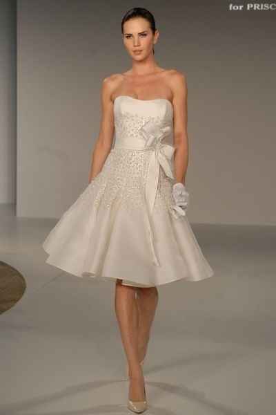 B. Vestido corto