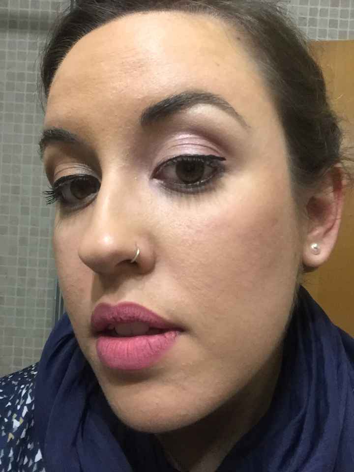 Indignada con el maquillaje y el maquillador... - 1