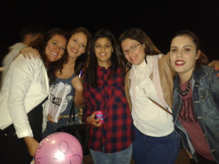 Ellas.