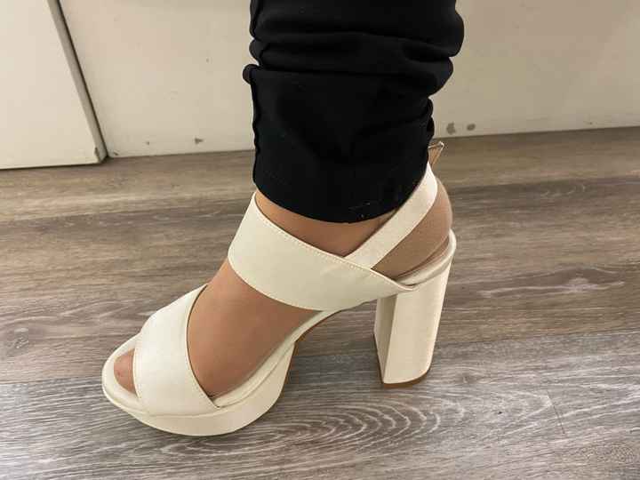 a 3 meses de la prueba del vestido y sin zapatos - 2