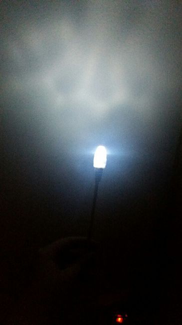 Boceto de pizarra y led encendido. - 2