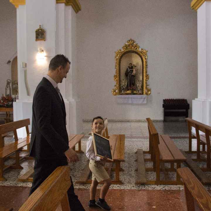 Tío y sobrino (estaba enseñándole el camino que tenía que hacer)