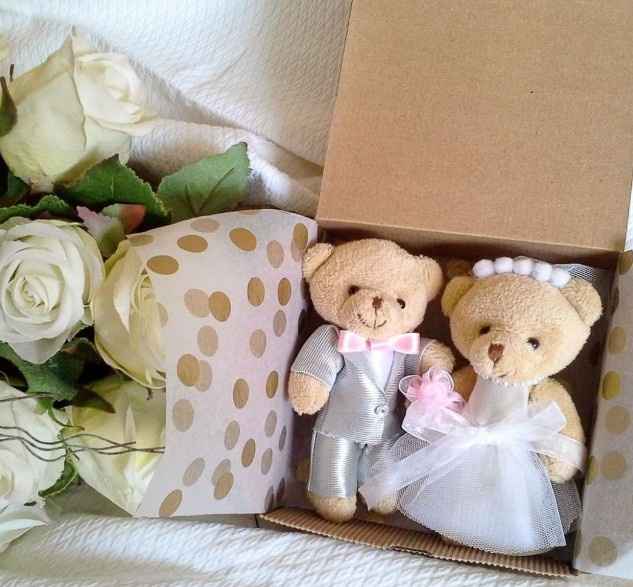 Pareja en gris