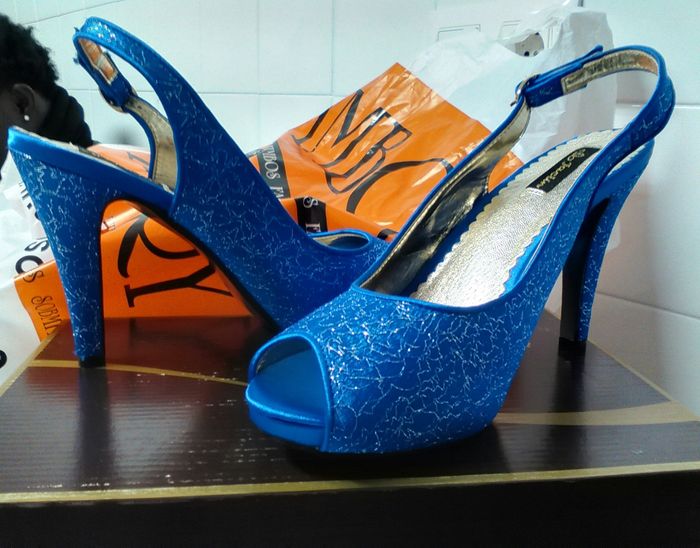 He encontrado tienda de zapatos - 1