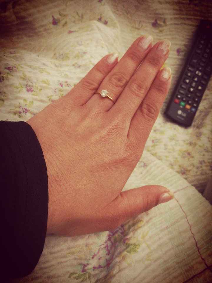 Anillo de compromiso: ¿A o B? - 1