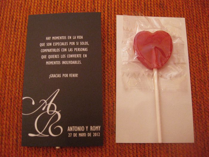 Tarjetas de agradecimiento para los invitados...