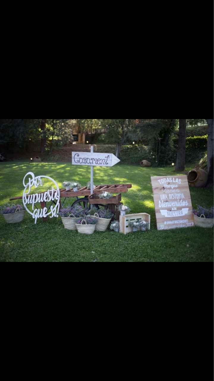  Recordatorios: velas para ellas, llaveros para ellos. Conos petalos, cartel bienvenida, decoracione