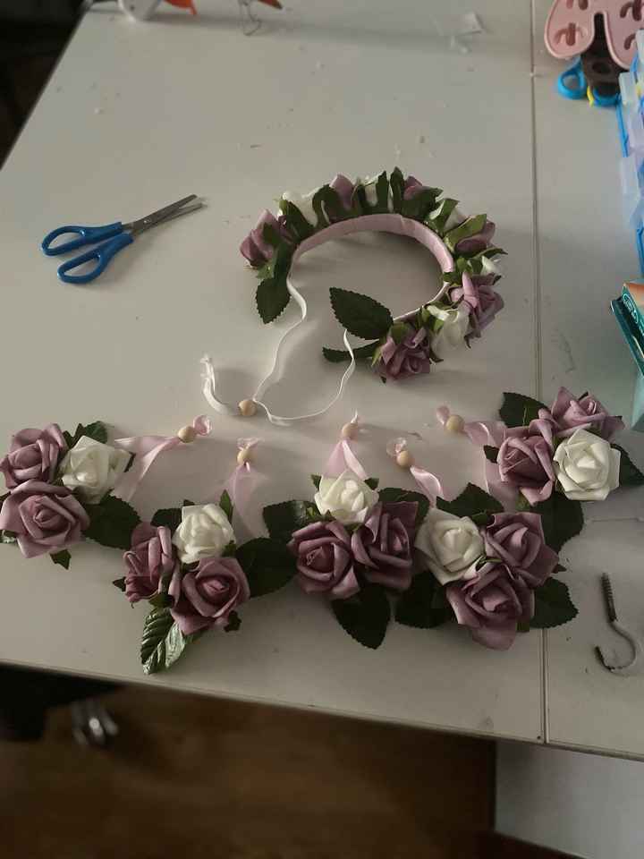Brazaletes y diadema flores damas y damita - 1
